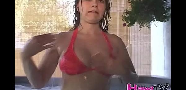  Sexy Teen Girlfriend enjoys a nude hot tub outside